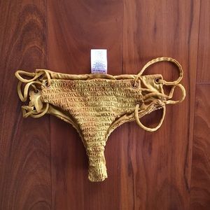 LIKE NEW✨BLUE LIFE BOTTOMS🏖